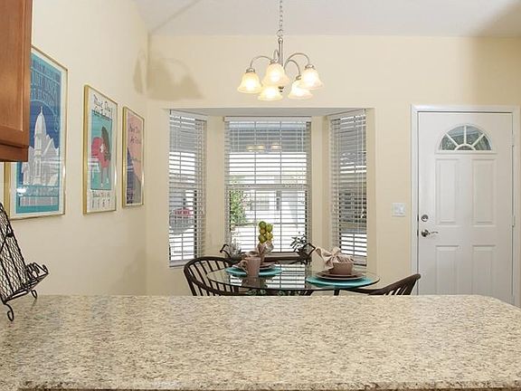 5th image of 2850 Cambridge Ln