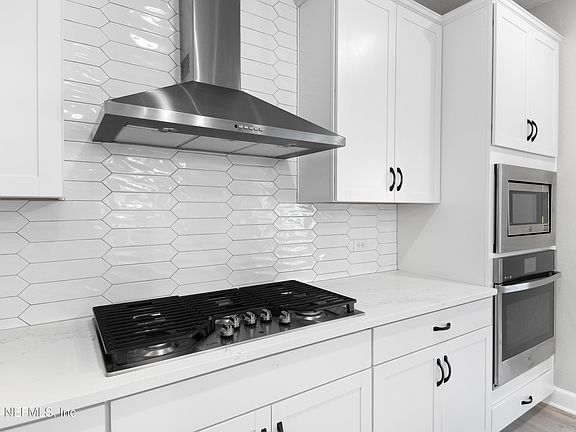 4th image of 537 GOLDENROD Drive