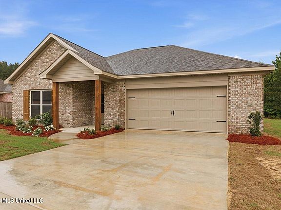 3rd image of 300 Courtney Ln