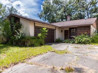 18412 Swan Lake Dr, Lutz, FL 33549