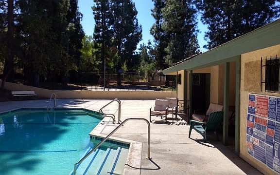 2nd image of 987 Vallejo Ave