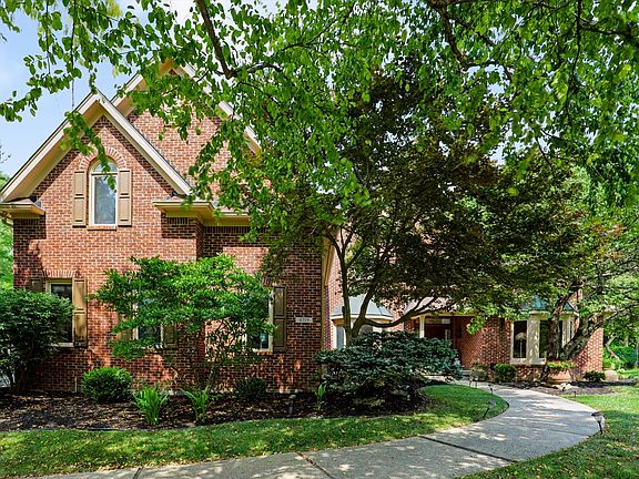 3rd image of 8719 Worthington Ct