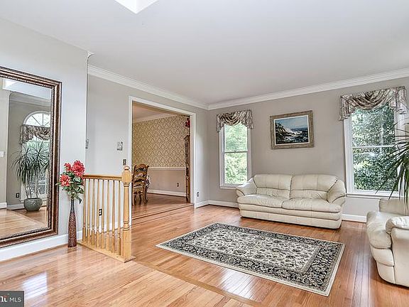 3rd image of 4900 Fox Creek Ct