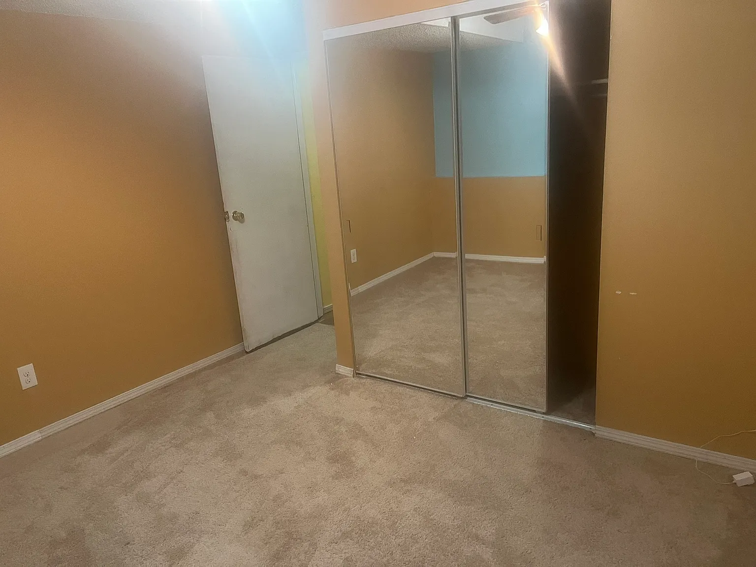 4 bed, 2000 sqft, $900 — Photo 4
