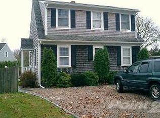 4 Dexter Ln, Mattapoisett, MA 02739