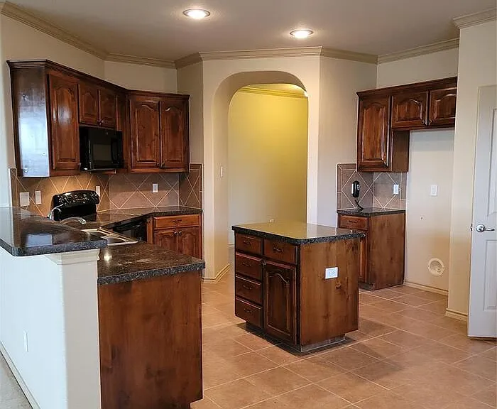 817 Jodie Dr — Photo 5