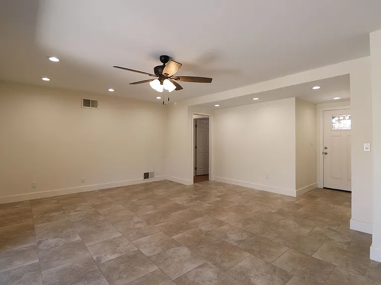 707 N College Dr — Photo 3