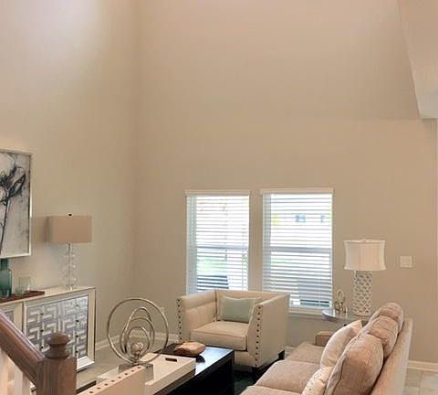4th image of 151 Lombard Way