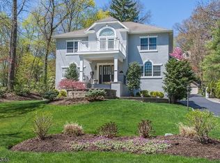 45 Howell Rd, Mountain Lakes, NJ 07046