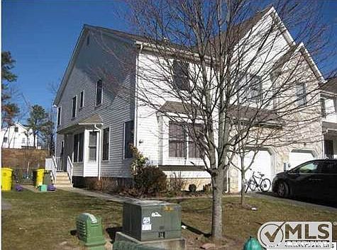 2nd image of 27 N Crest Pl