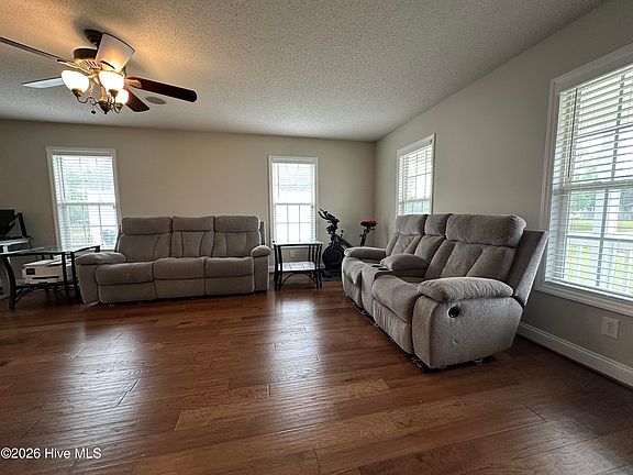 3rd image of 2783 Ruth Evans Drive