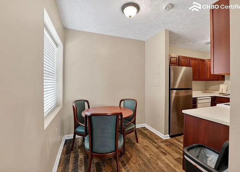 1332 W Andrew Johnson Hwy #9 — Photo 8