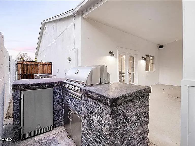 4311 E Earll Dr — Photo 22