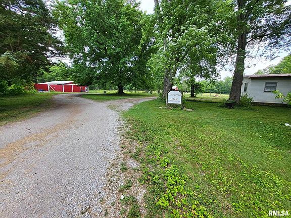 3rd image of 107 Horseshoe Ln
