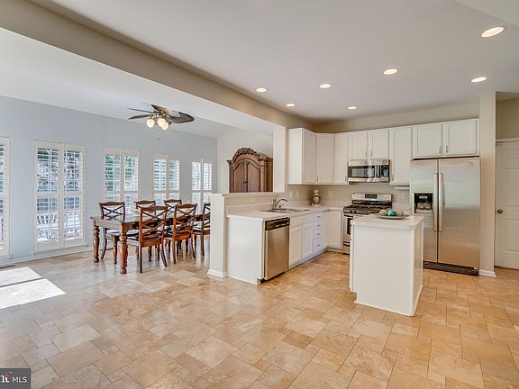 2nd image of 3 Silverthorn Ct