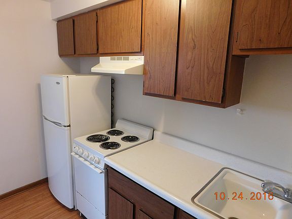 Kitchen Area 1
