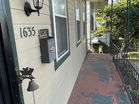 2nd image of 1635 Joliet St