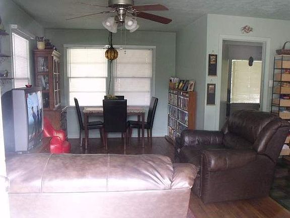 2nd image of 2501 Mills Ave