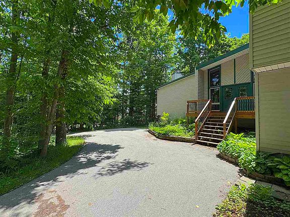3rd image of 1178 Woodland Dr