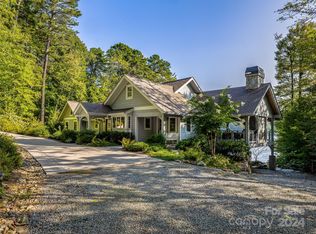 598 NE Shore Dr, Lake Toxaway, NC 28747
