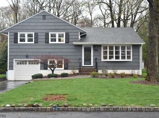 98 N Summit Ave, Chatham, NJ 07928