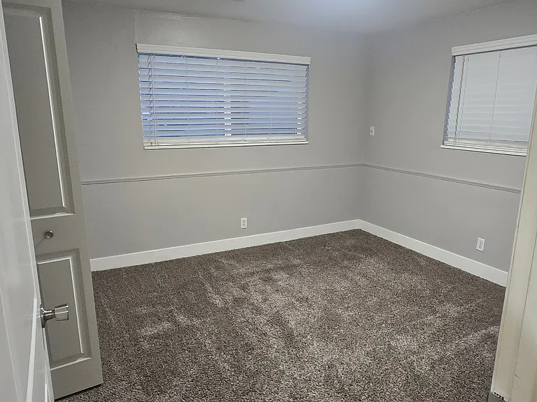 4848 W Odell Dr — Photo 8