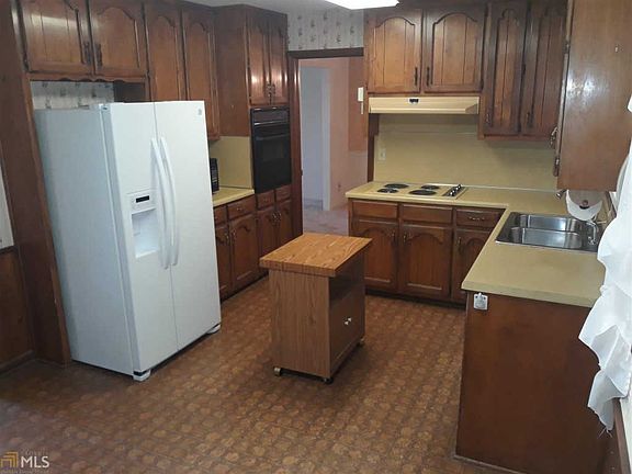 4th image of 3315 Chaparral Ct