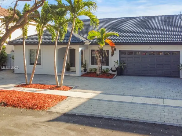 8914 NW 187th St, Hialeah, FL 33018
