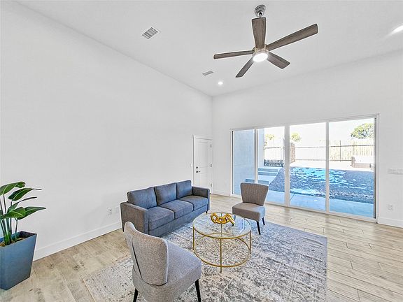 3rd image of 21 Flower Garland Rd