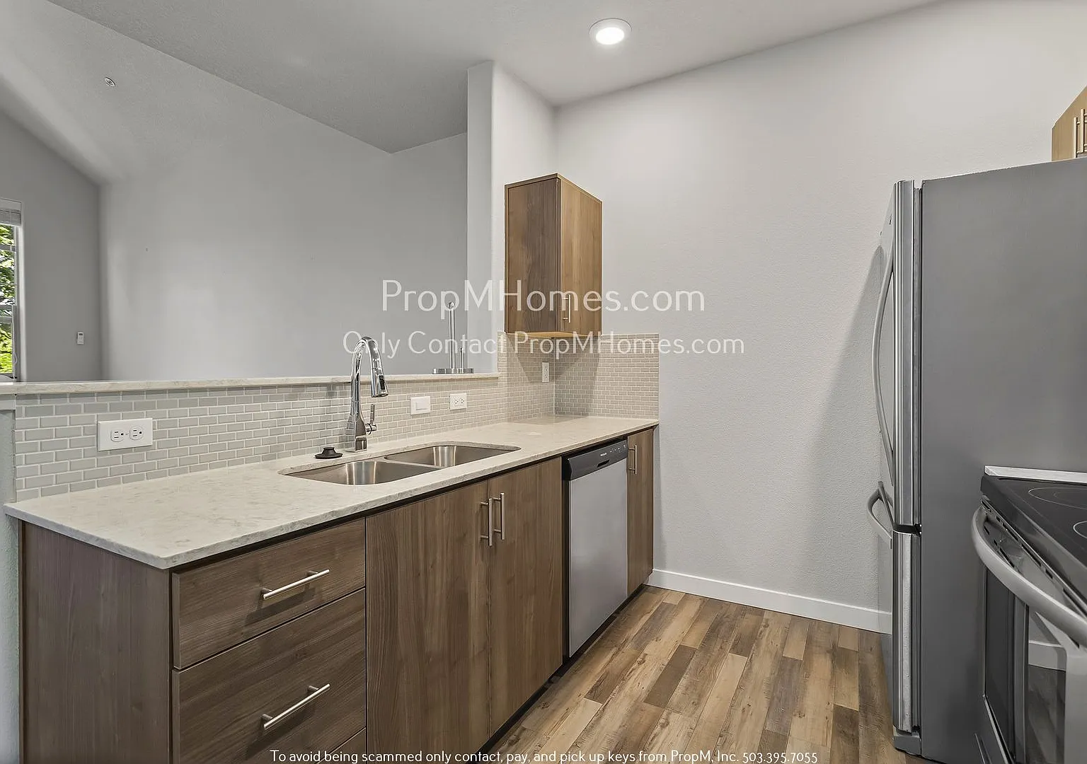One Bedroom Condo in the Heart of North Bethany - Top Floor with Vaulted Ceilings! — Photo 4