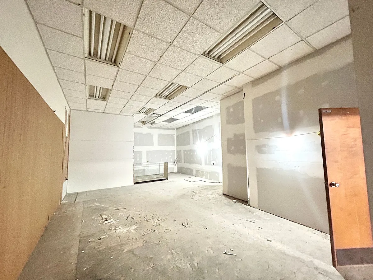 Building Photo - 105 Bank St
