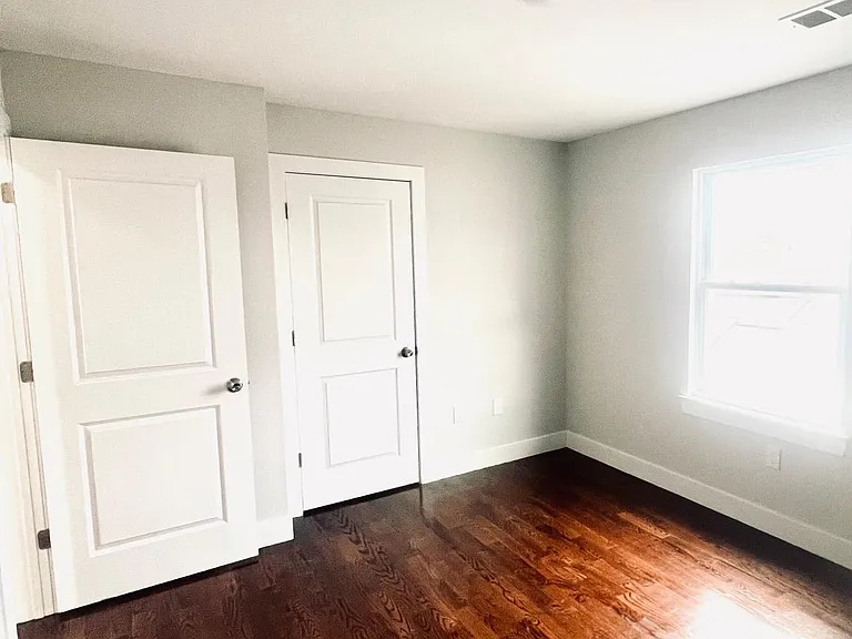 465 S 16th St — Photo 7