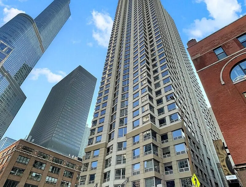 1 bed, 1.0 bath, 849 sqft, $1,910 — Photo 1