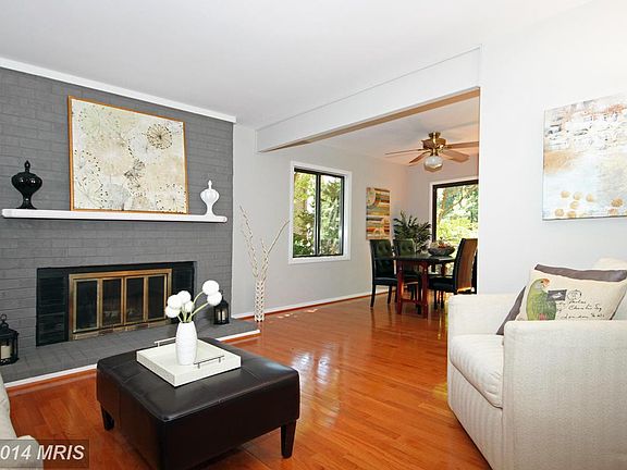 2nd image of 9121 Lyon Park Ct