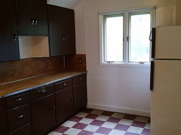 4th image of 433 E Pine St
