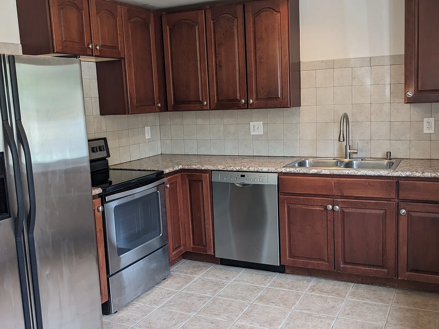 2 bed, 1632 sqft, $2,600 — Photo 3