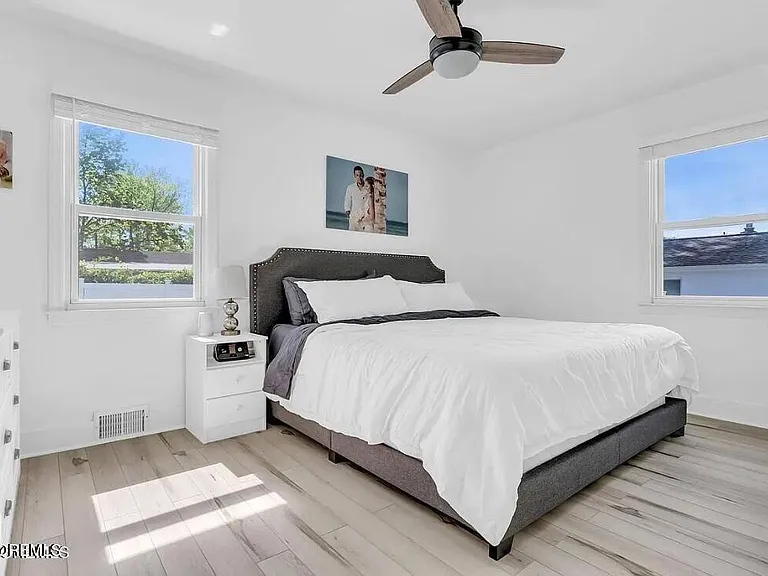 1506 Evergreen Ave — Photo 10