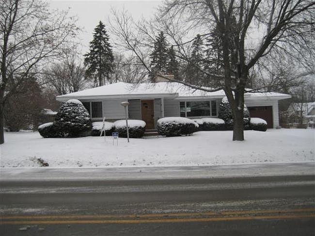2nd image of 926 W Main St