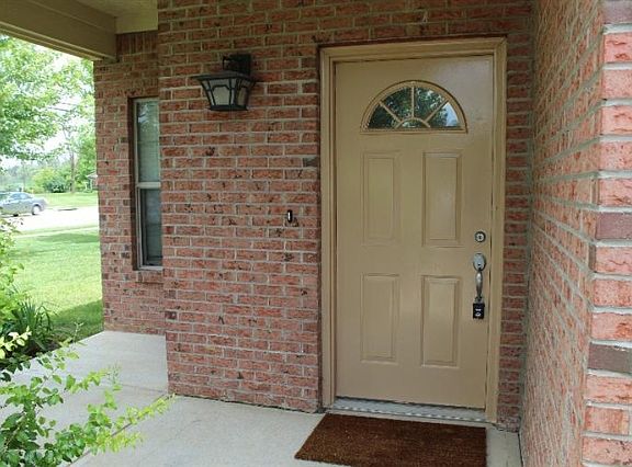 3rd image of 100 Allison Ct