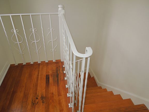 2nd image of 435 Club Dr APT 2