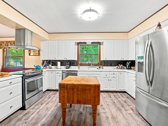 5th image of 301 W 10th Street