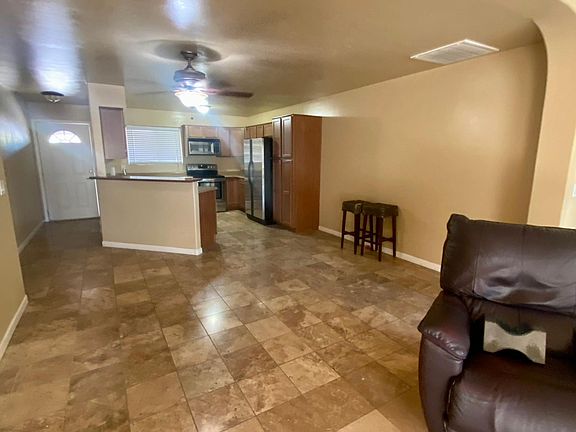 4th image of 512 N Laveen Dr