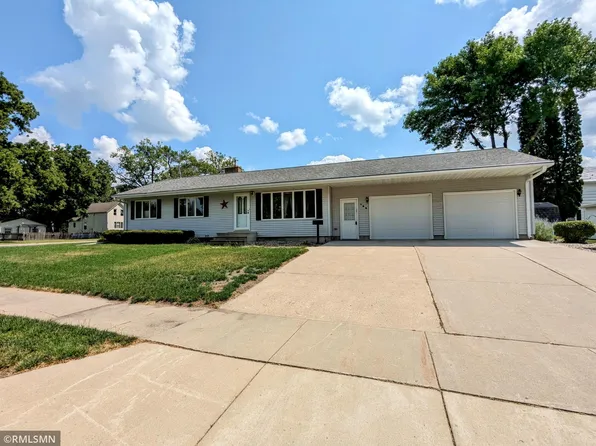 108 Park St N, Fairfax, MN 55332