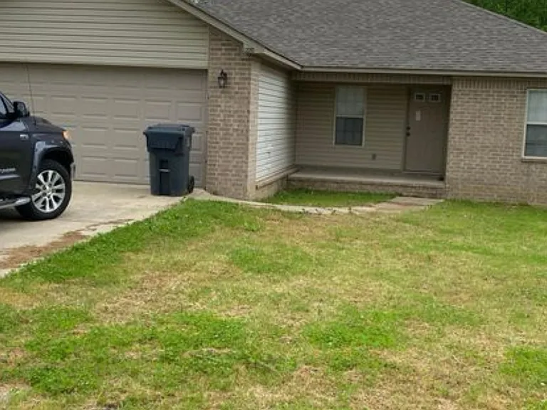 1220 Sandino Dr — Photo 1