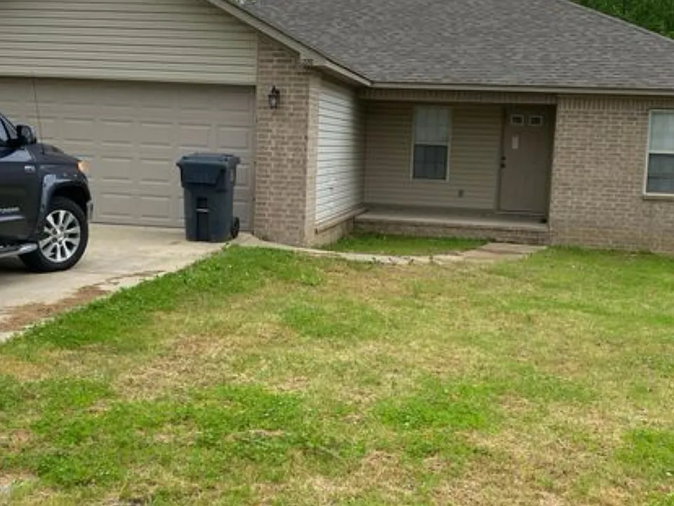1220 Sandino Dr