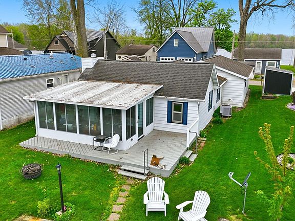 2nd image of 3938 W Lakeshore Dr #57
