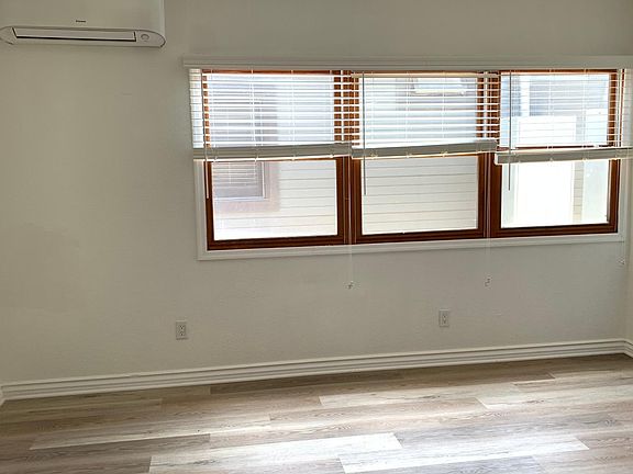 3rd image of 2428 Imperial Ave