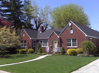 12 Elmwood Ave, Vineland, NJ 08360