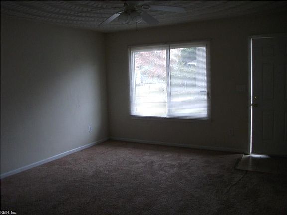 2nd image of 1112 E Balview Ave #B