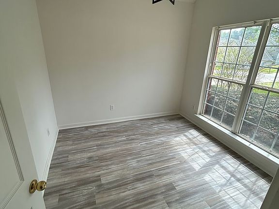 2nd image of 545 Carlton Pointe Dr